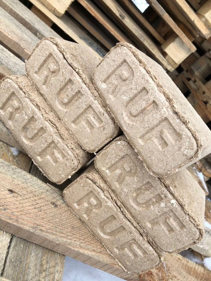 Holz Briketts , Verkauf ab 22 Tonn LKW ladung
